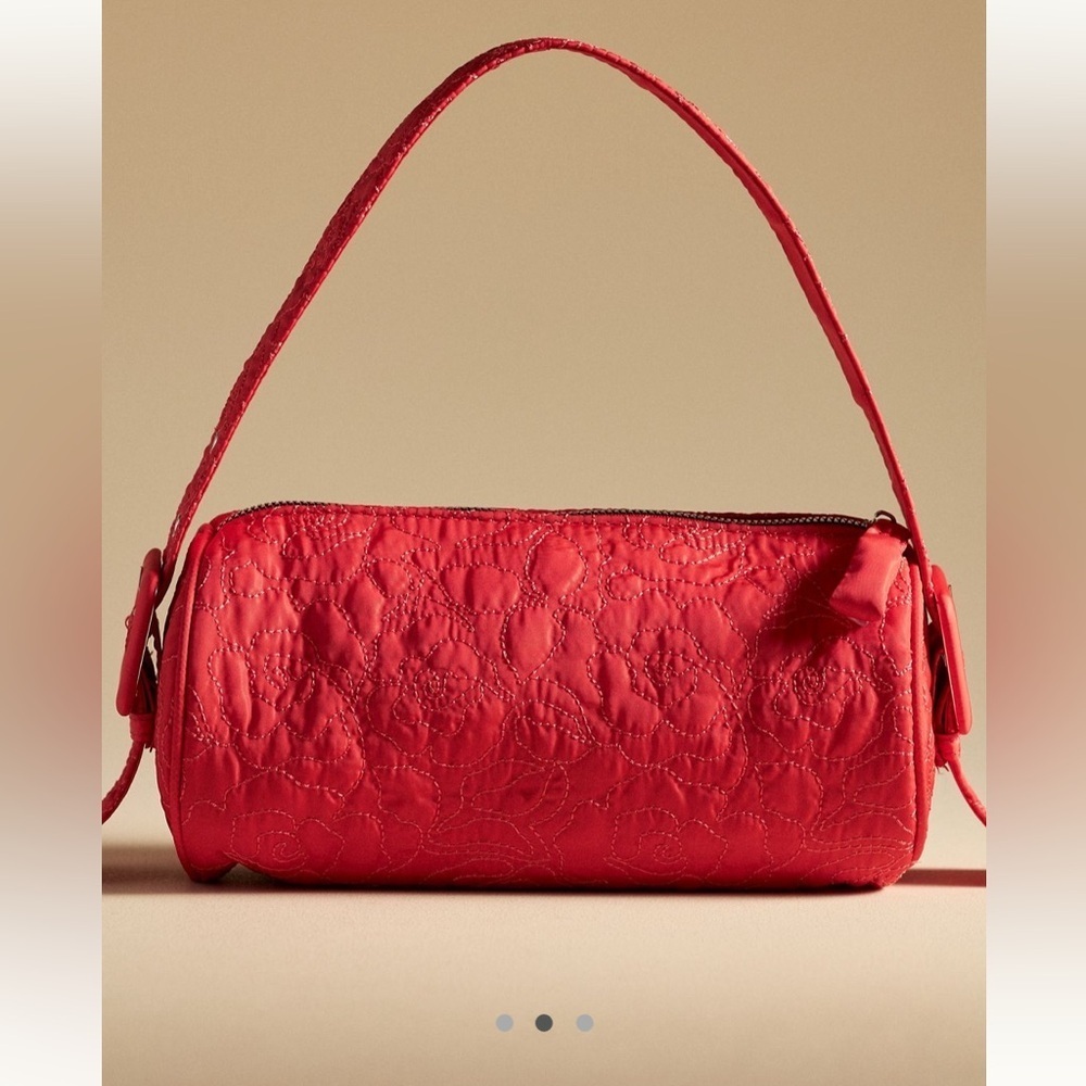New Anthropologie quilted barrel bag red floral quilt design shoulder cloth - Picture 11 of 17